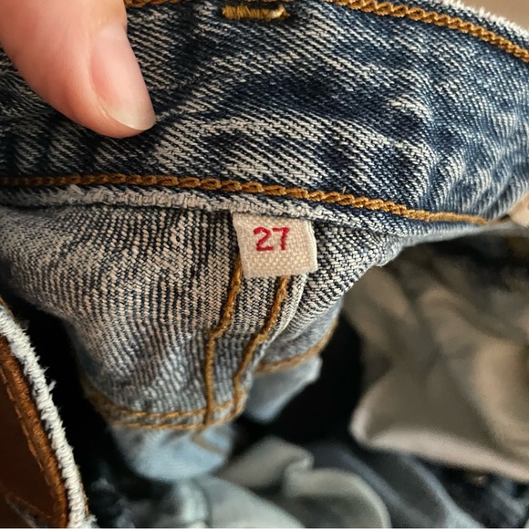 Levi's White Oak Mid Rise Ankle Jeans - Picture 5 of 5